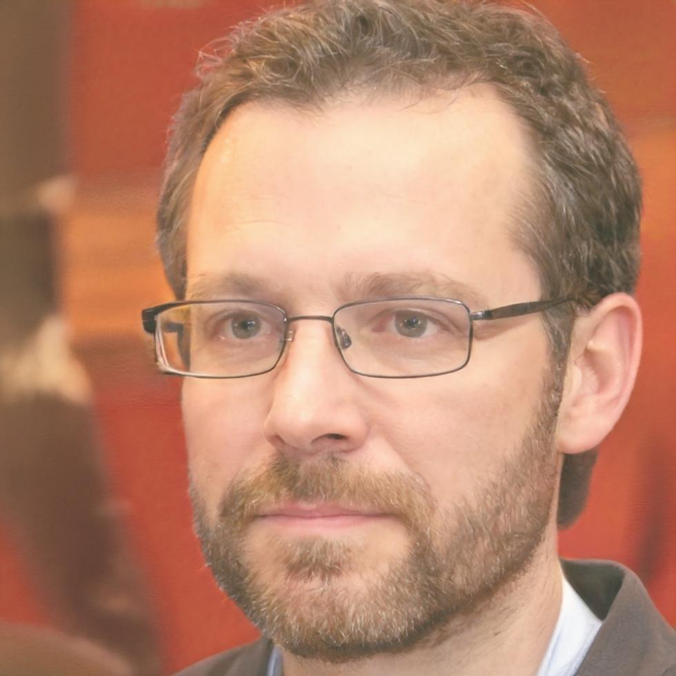 Senior Investment Strategist with 20 years Wall Street experience